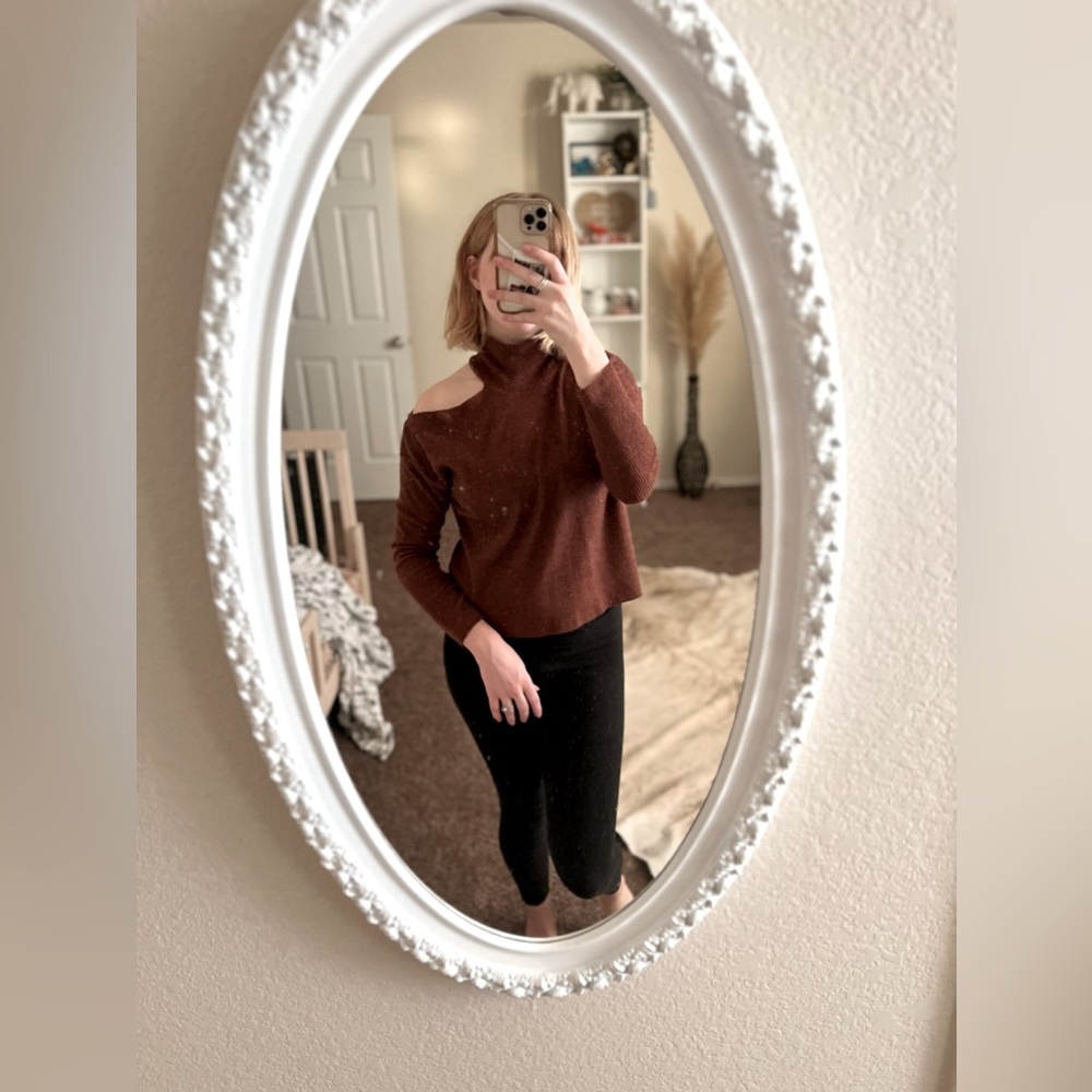Shoulder Cutout Turtle Neck